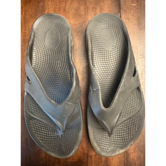 Oofos black flip flops men's 10 - Picture 1 of 4